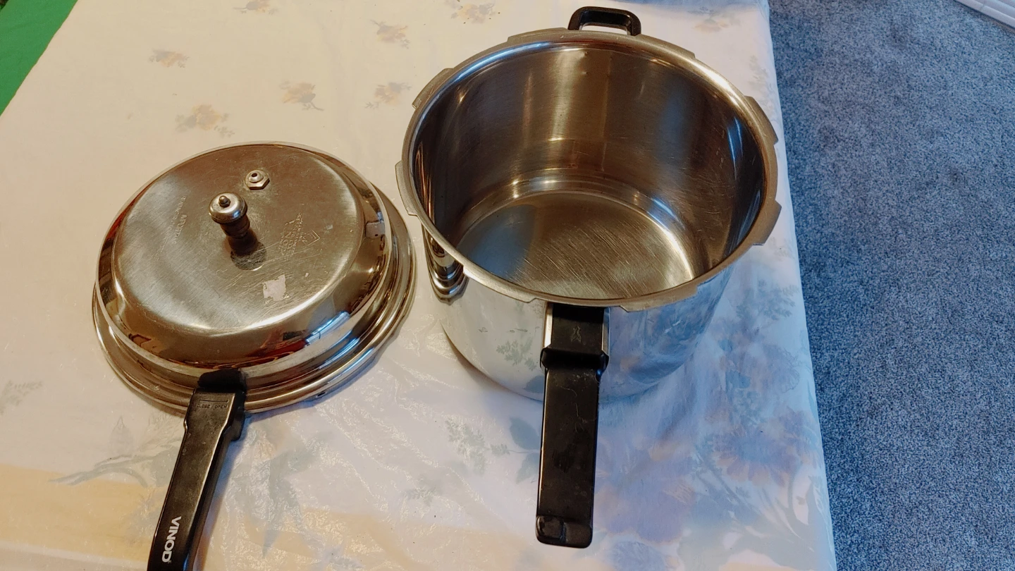 Vinod Stainless Steel Pressure Cooker - photo 2