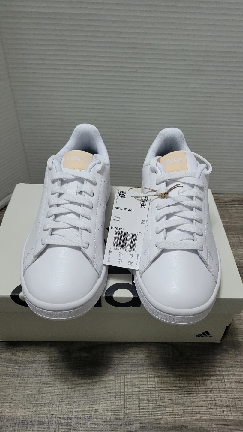New Adidas Advantage Women's sneakers - Size 5