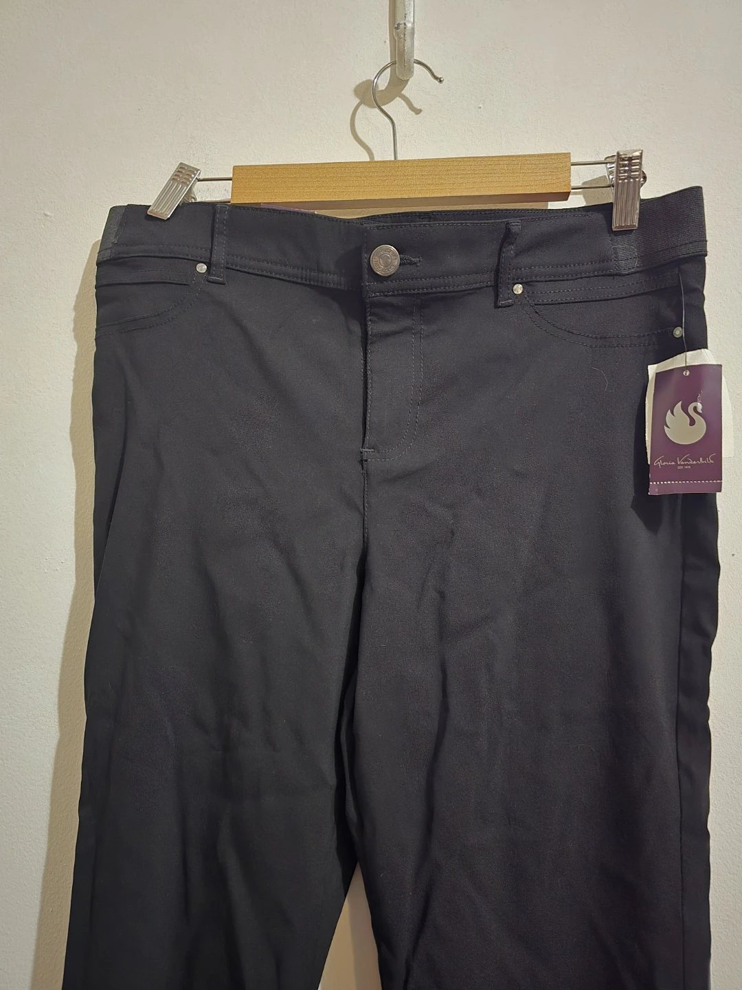 New! Black petite Gloria Vanderbilt pants - photo 3