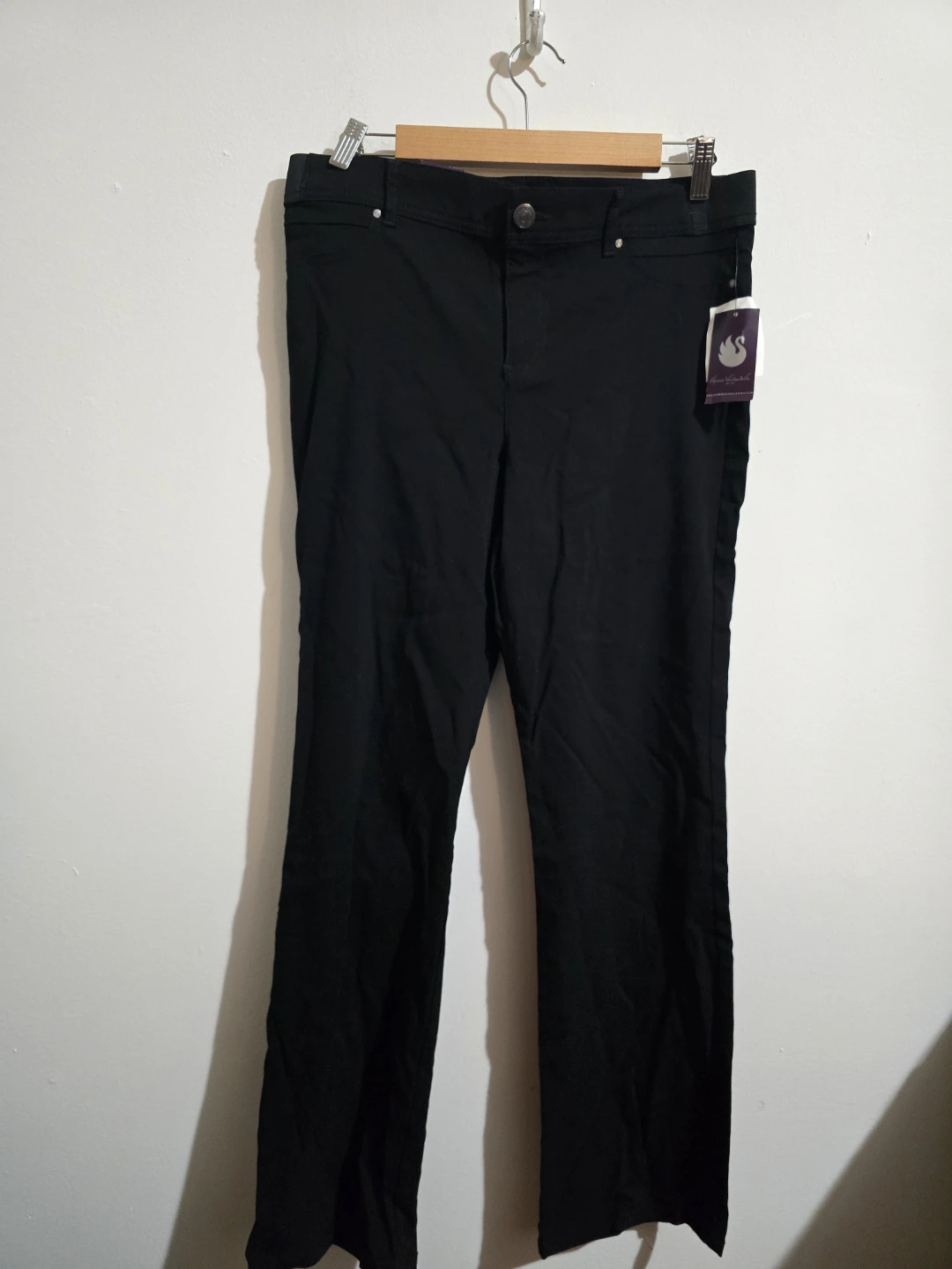 New! Black petite Gloria Vanderbilt pants