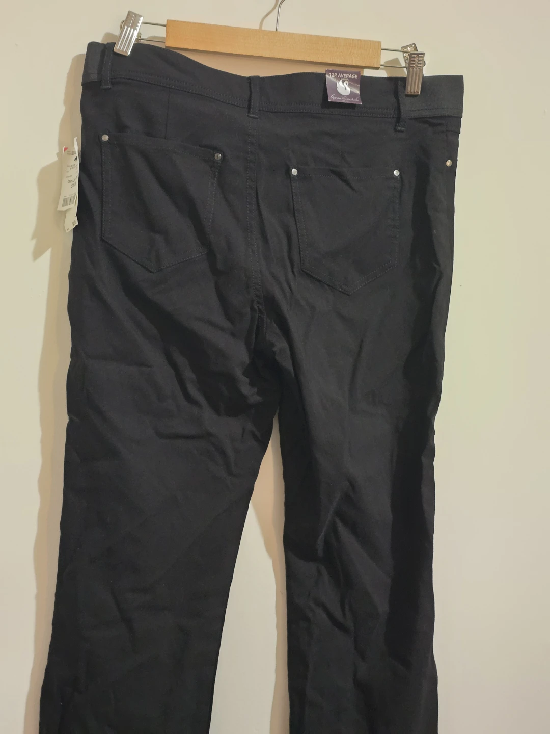 New! Black petite Gloria Vanderbilt pants - photo 4