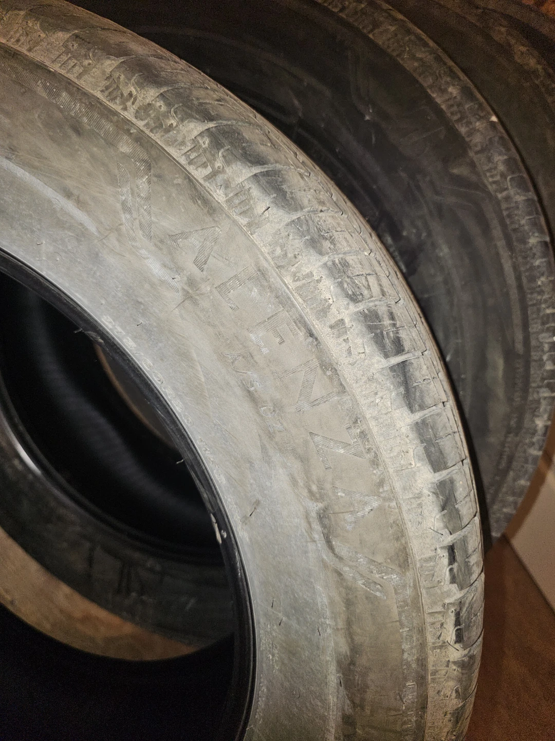 275/60/R20 Bridgestone Alenza all season tires full set - photo 4