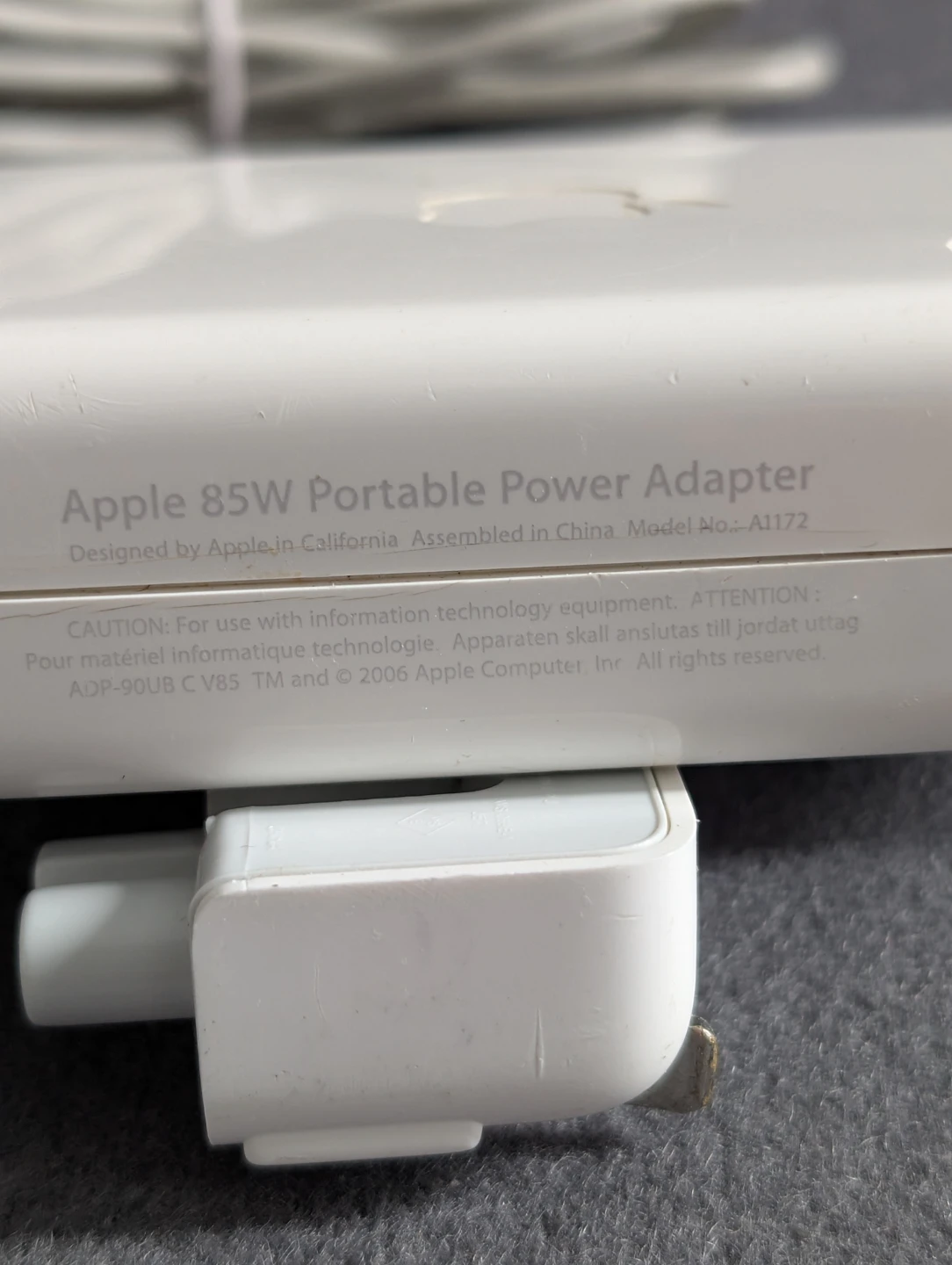 Apple 85W MagSafe 1 Power Adapter (T-Tip) - photo 3