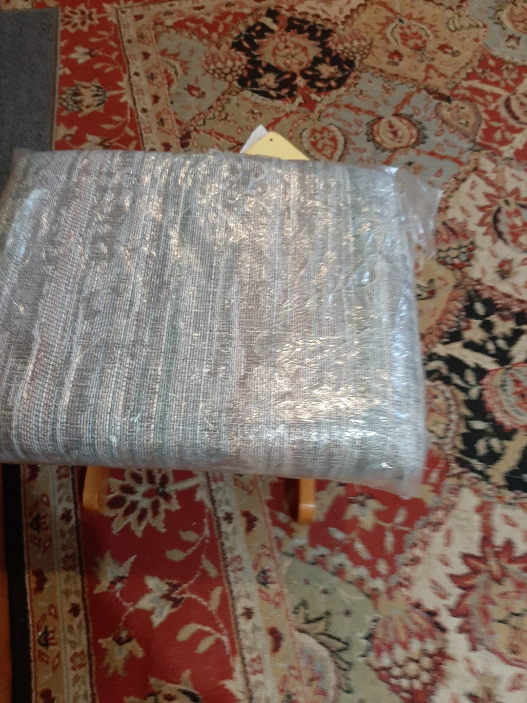 FREE FOOTREST OTTOMAN