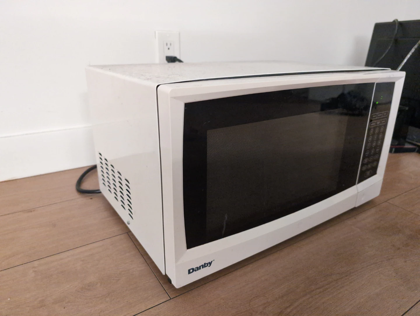 Danby Microwave - White - photo 3