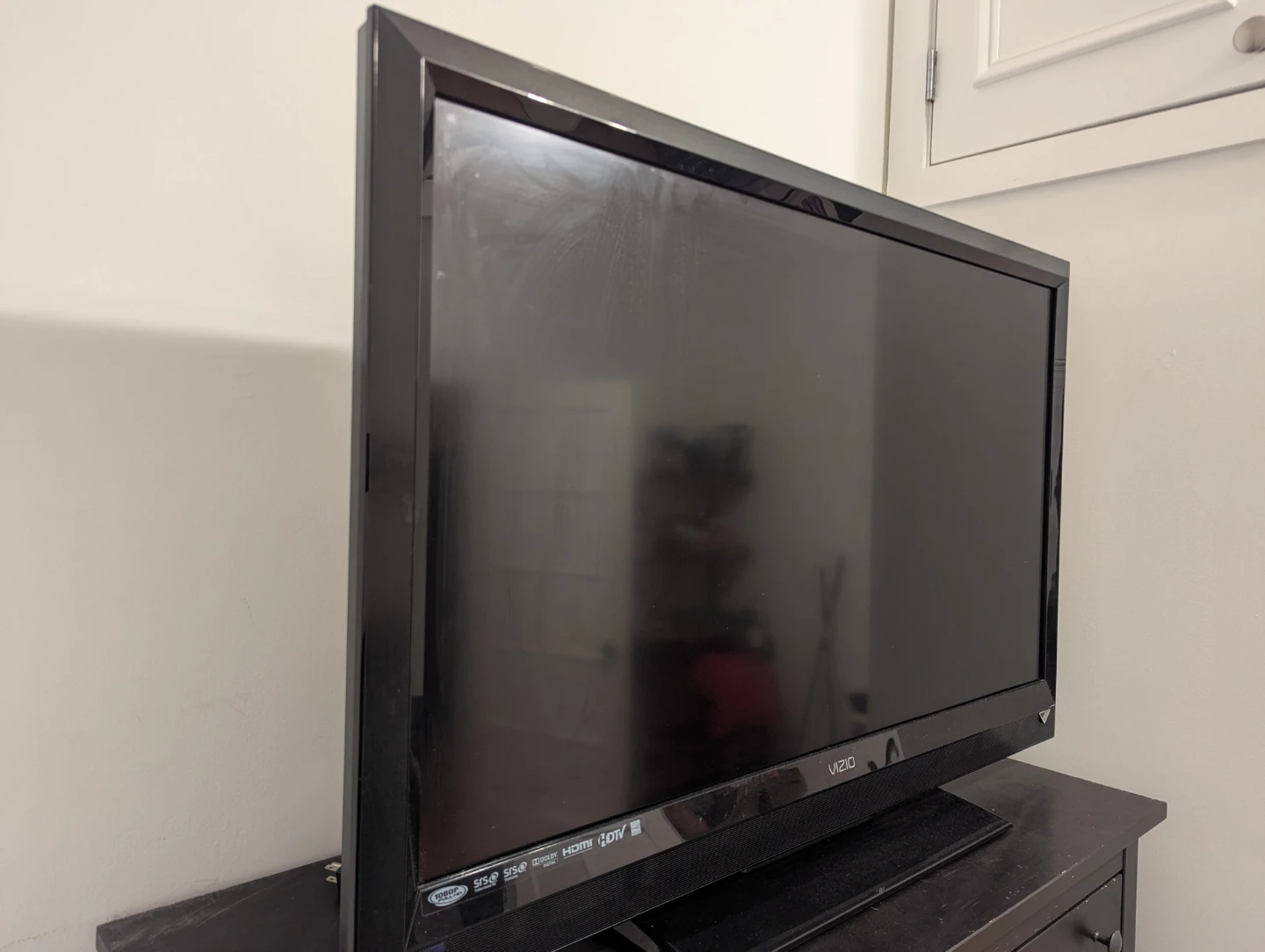 VIZIO43-inch HD TV - photo 3