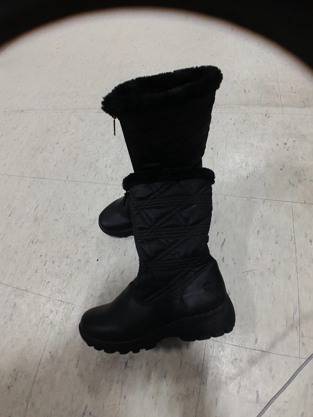 Black Quilted Fur-Lined Winter Boots Original Totes Size 8 - photo 4