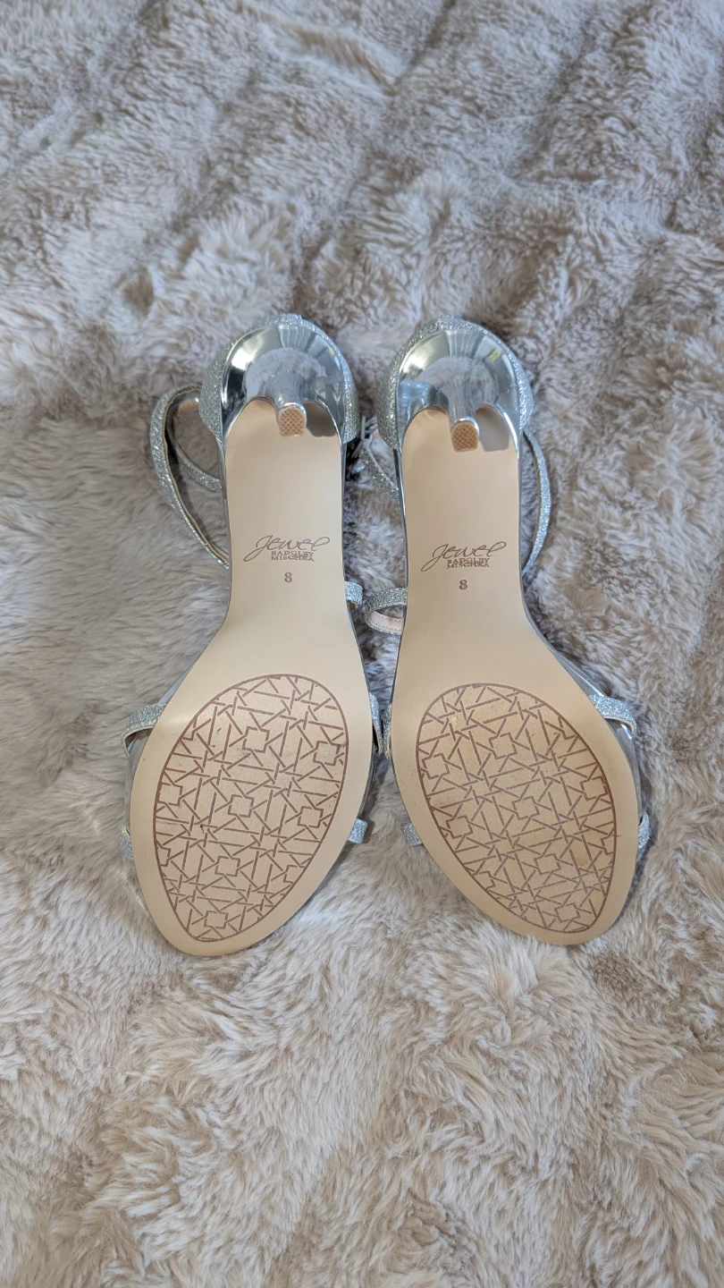 Jewel Badgley Mischka Silver Heels - Size 8 - photo 3