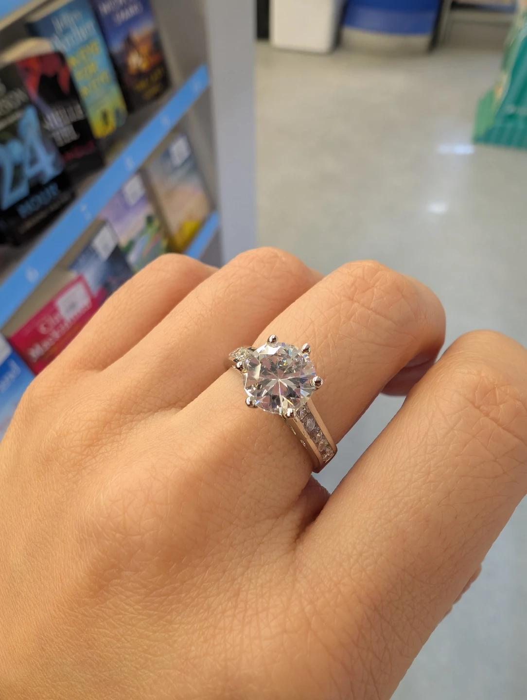3ct Zirconia (diamond sub) ring with sterling silver - Size 6.75