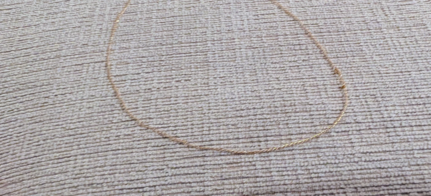 Gold Coloured Chain Necklace (Clasp Needs to Be Repaired) - photo 2