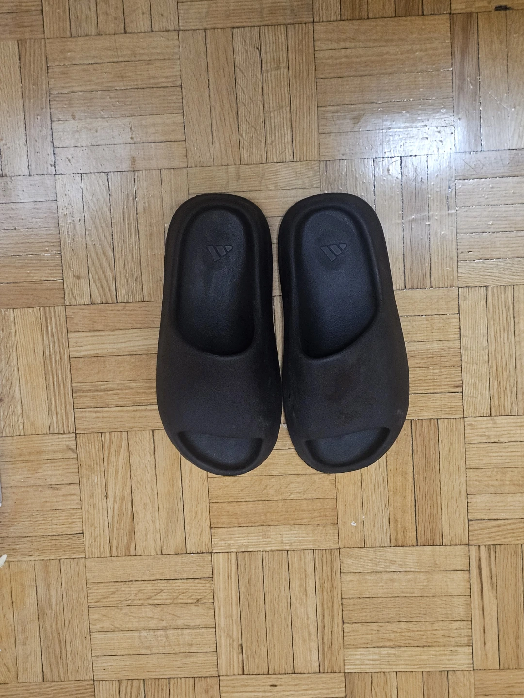 Adidas Yeezy Slides - Size 5-Black