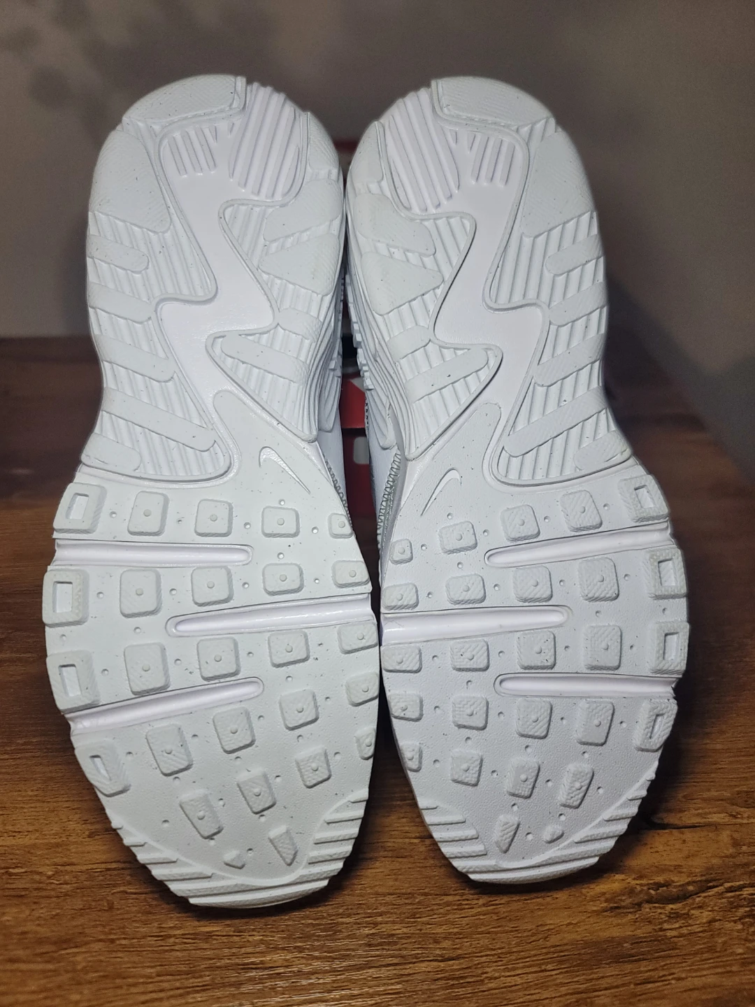 Nike Air Max Excee Women's Shoes White Platinum Size 6 - photo 3