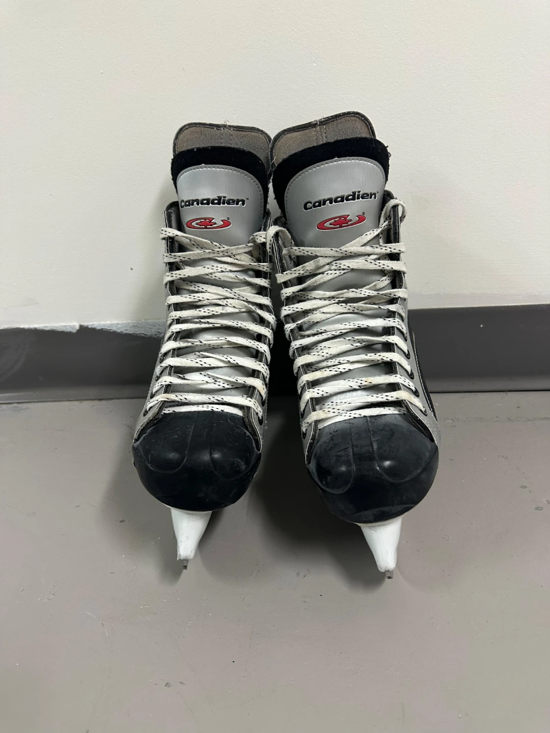 Canadian Ice Skates - Size US 8