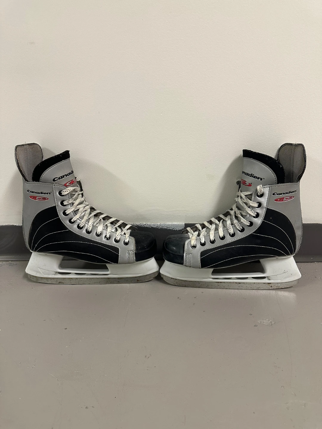 Canadian Ice Skates - Size US 8 - photo 2