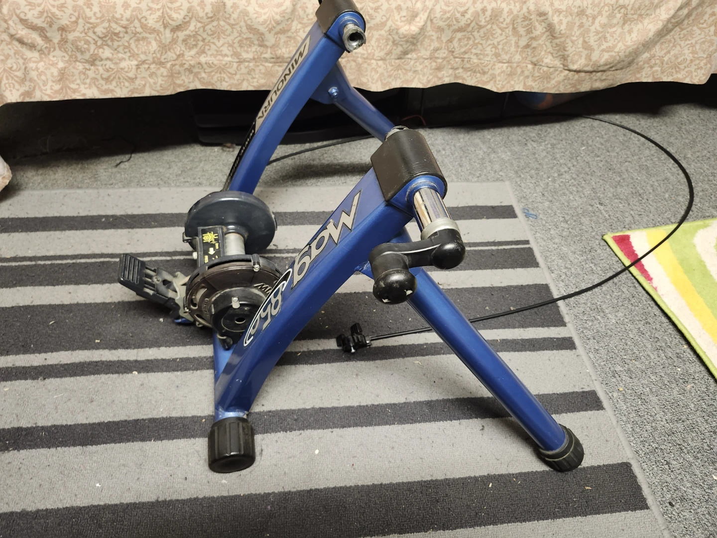 Minoura Mag 850 Indoor Bike Trainer - photo 4