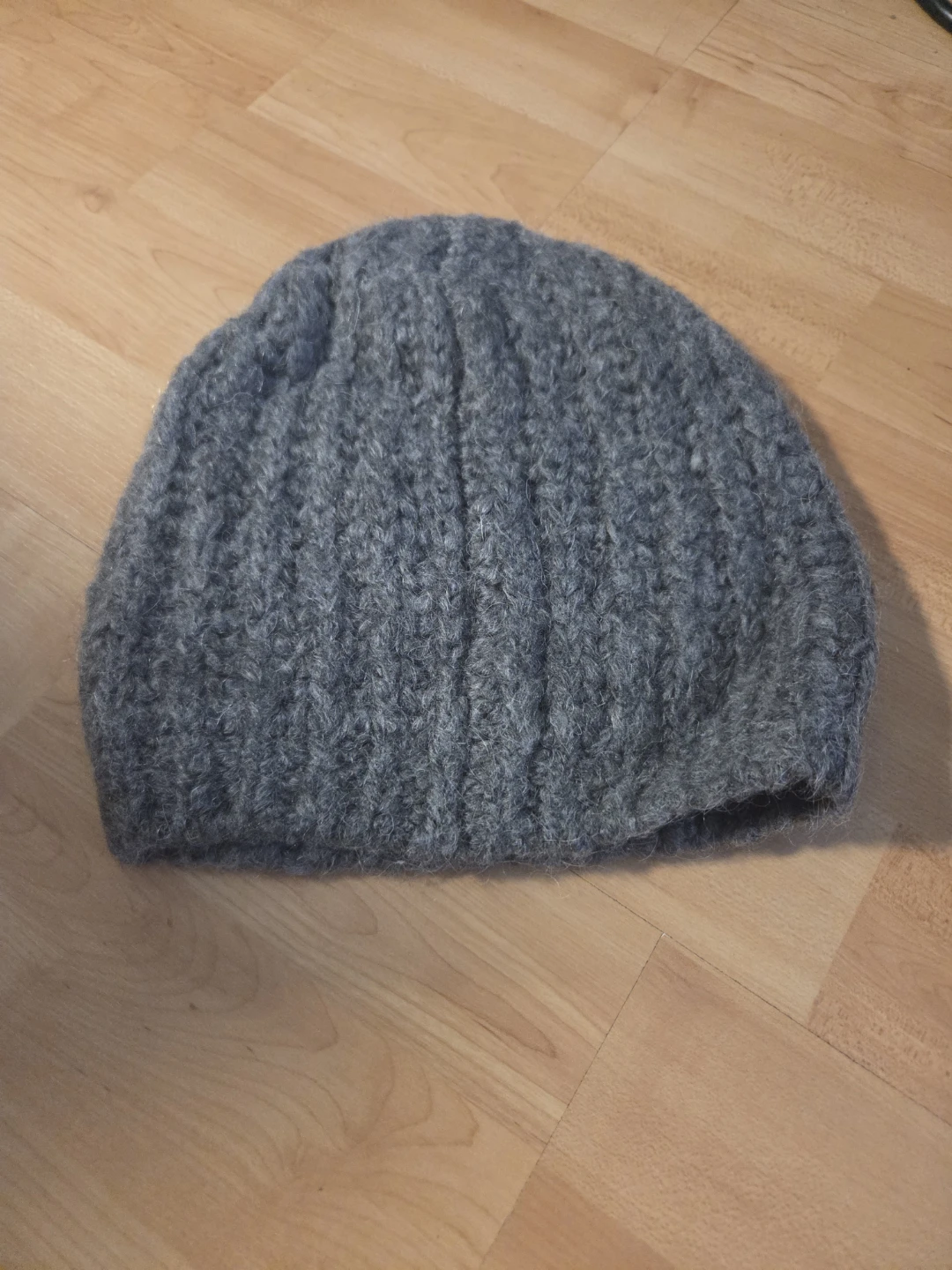 Club Monaco Grey Knit Beanie