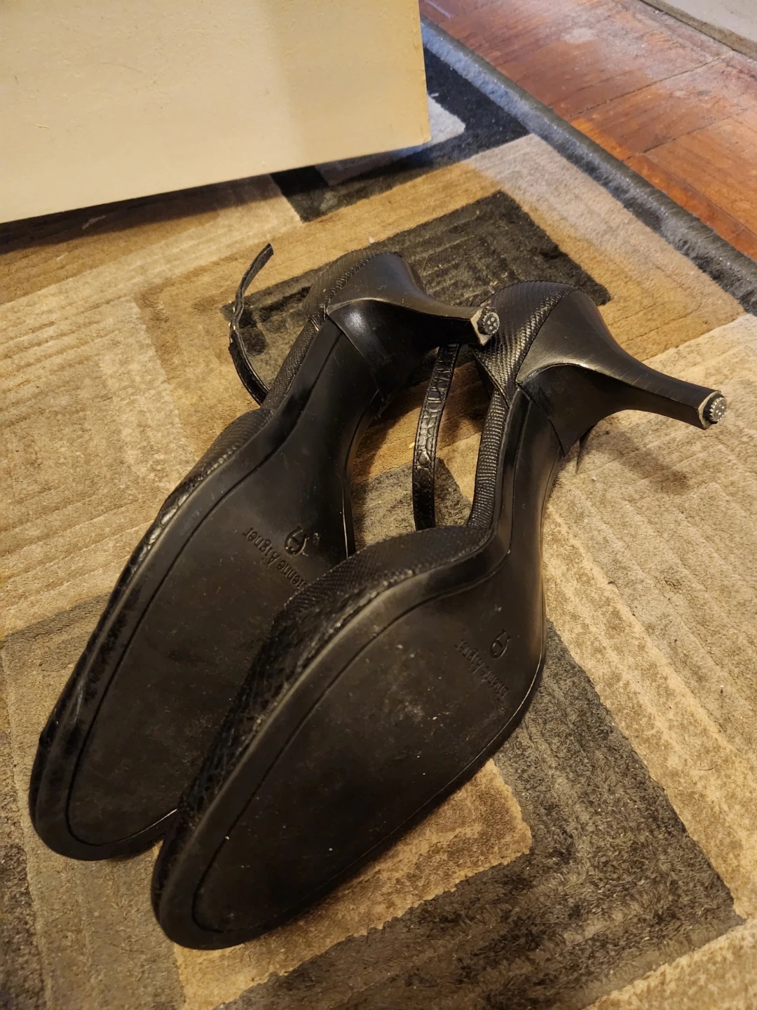 Etienne Aigner Black Heels Size 7M - photo 3