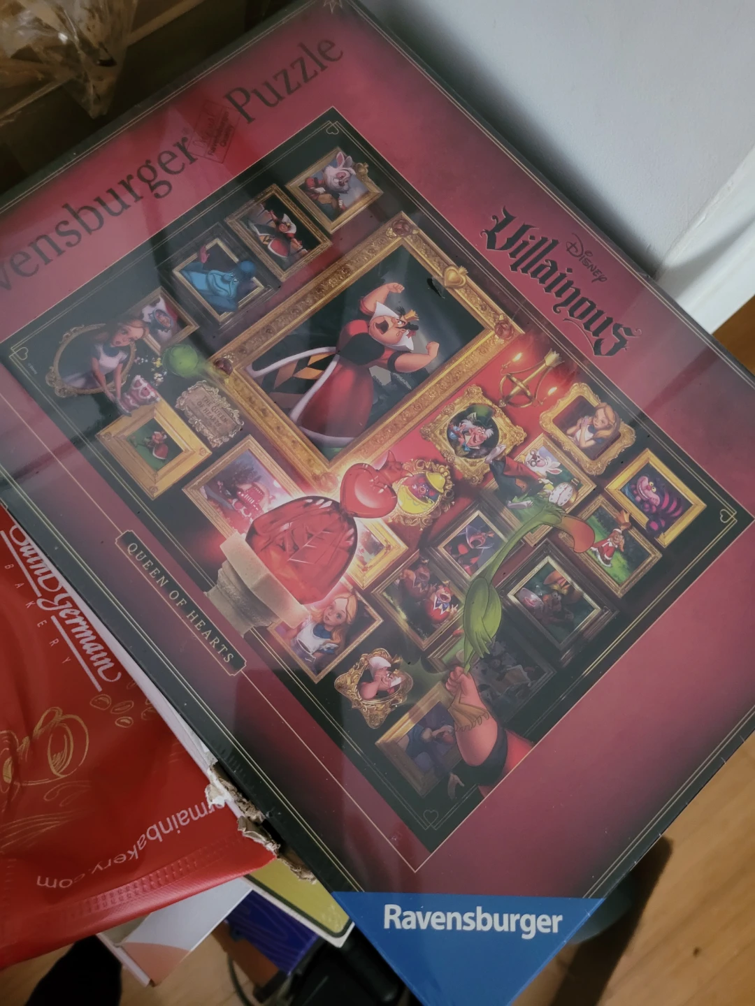 Ravensburger Disney Villainous Queen of Hearts 1000pc Puzzle - photo 2