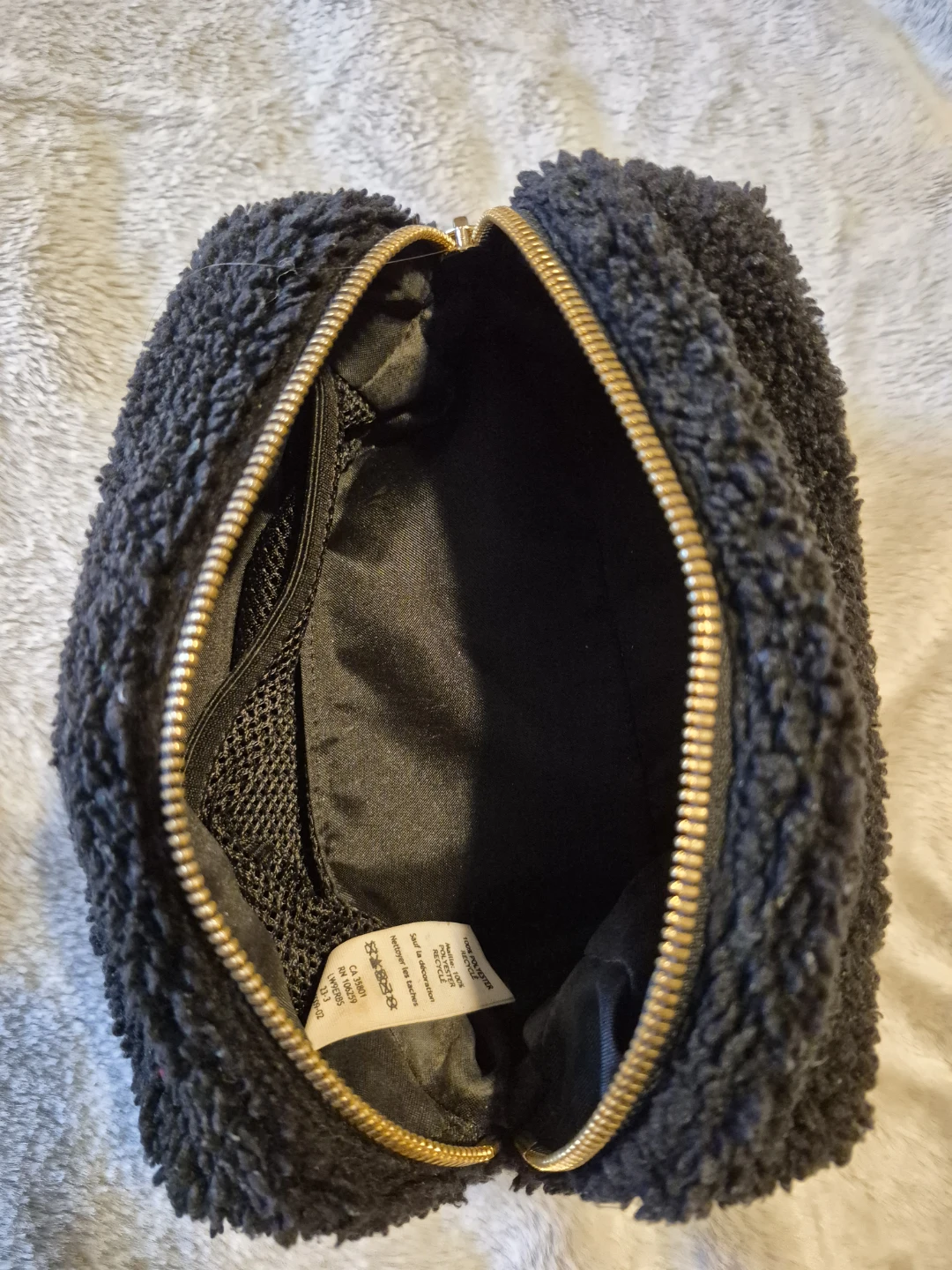 Lululemon Sherpa Fleece makeup bag - photo 2