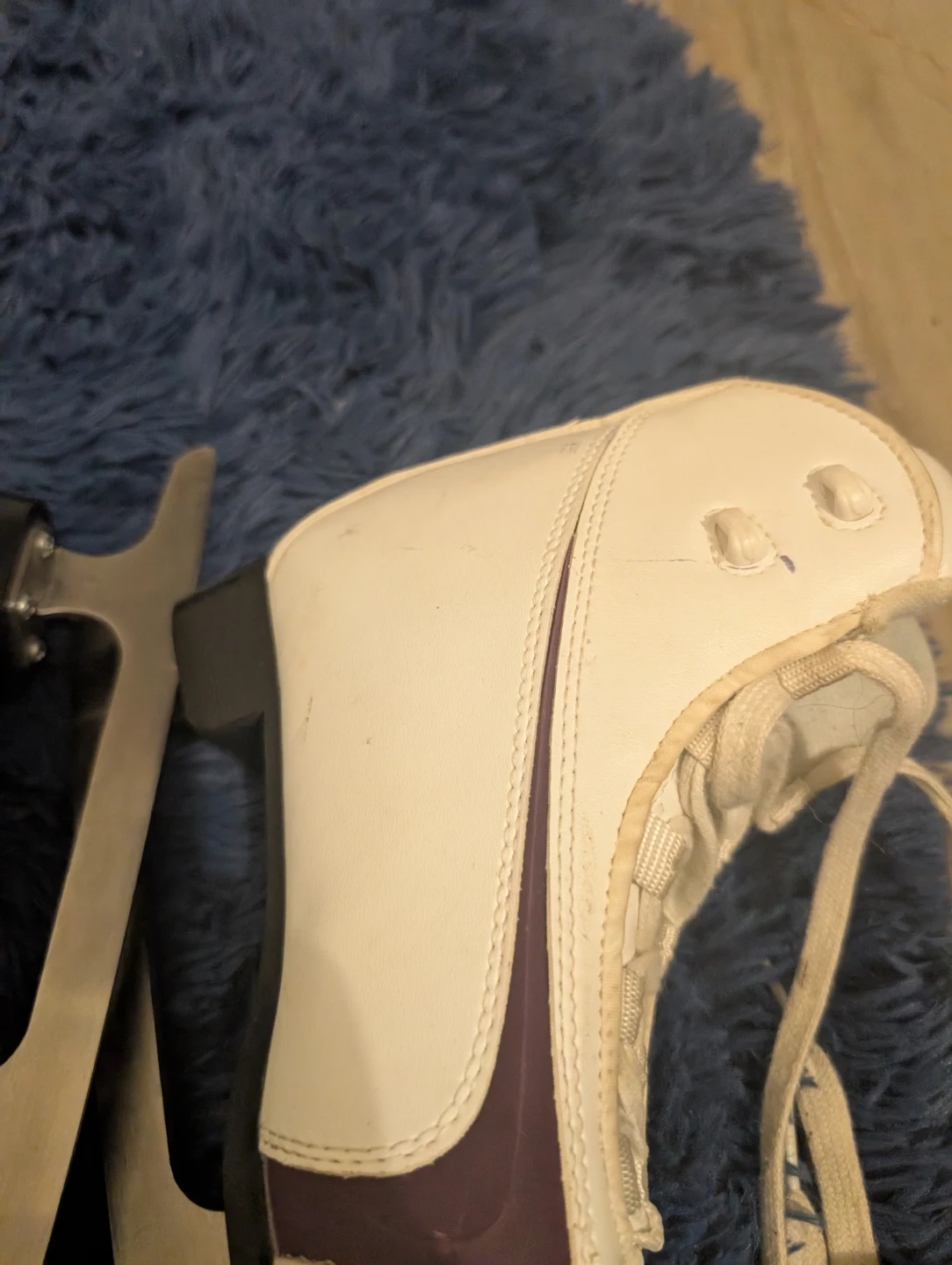 Winnwell Soft Figure Skates - Size 3 (22.56 CM) - photo 2