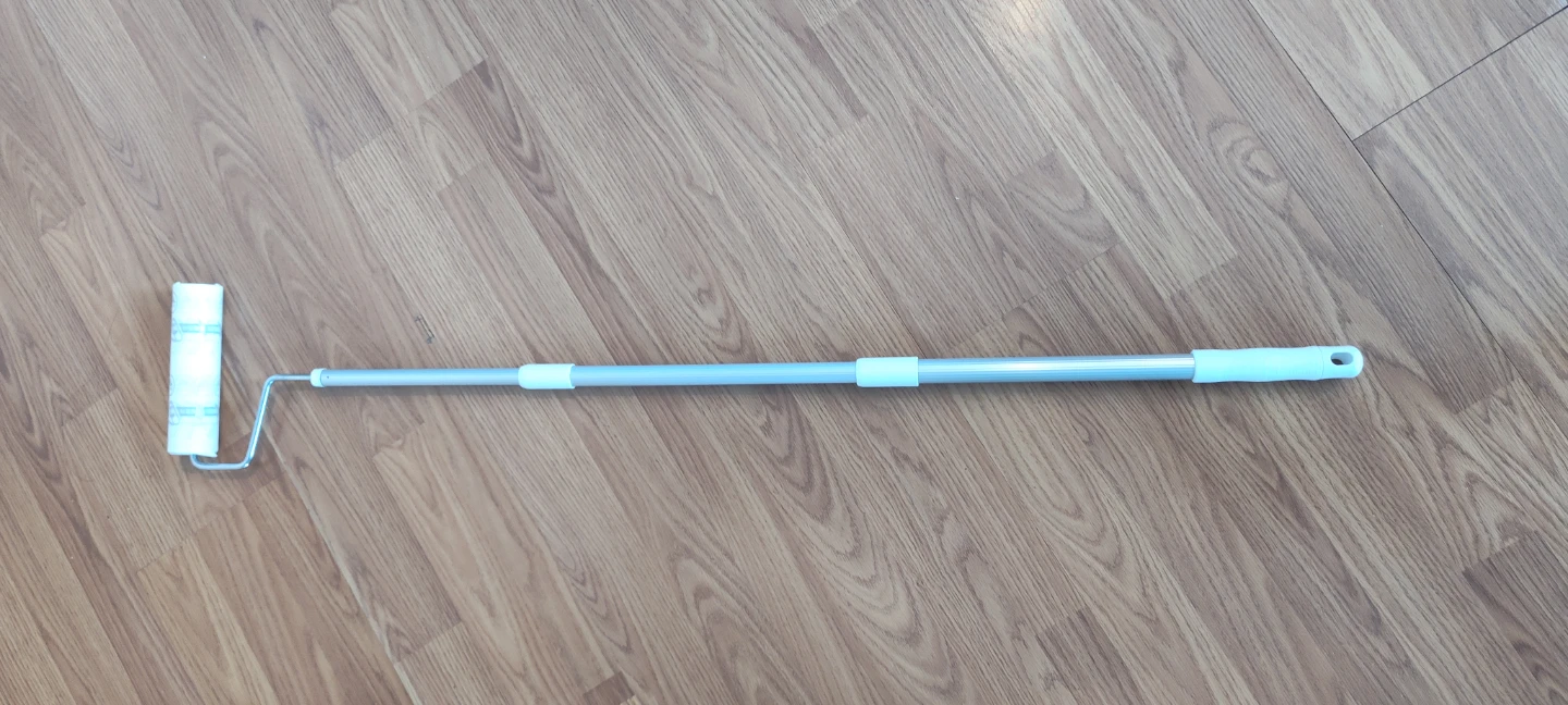 Lint Roller with Extendable Handle - photo 2