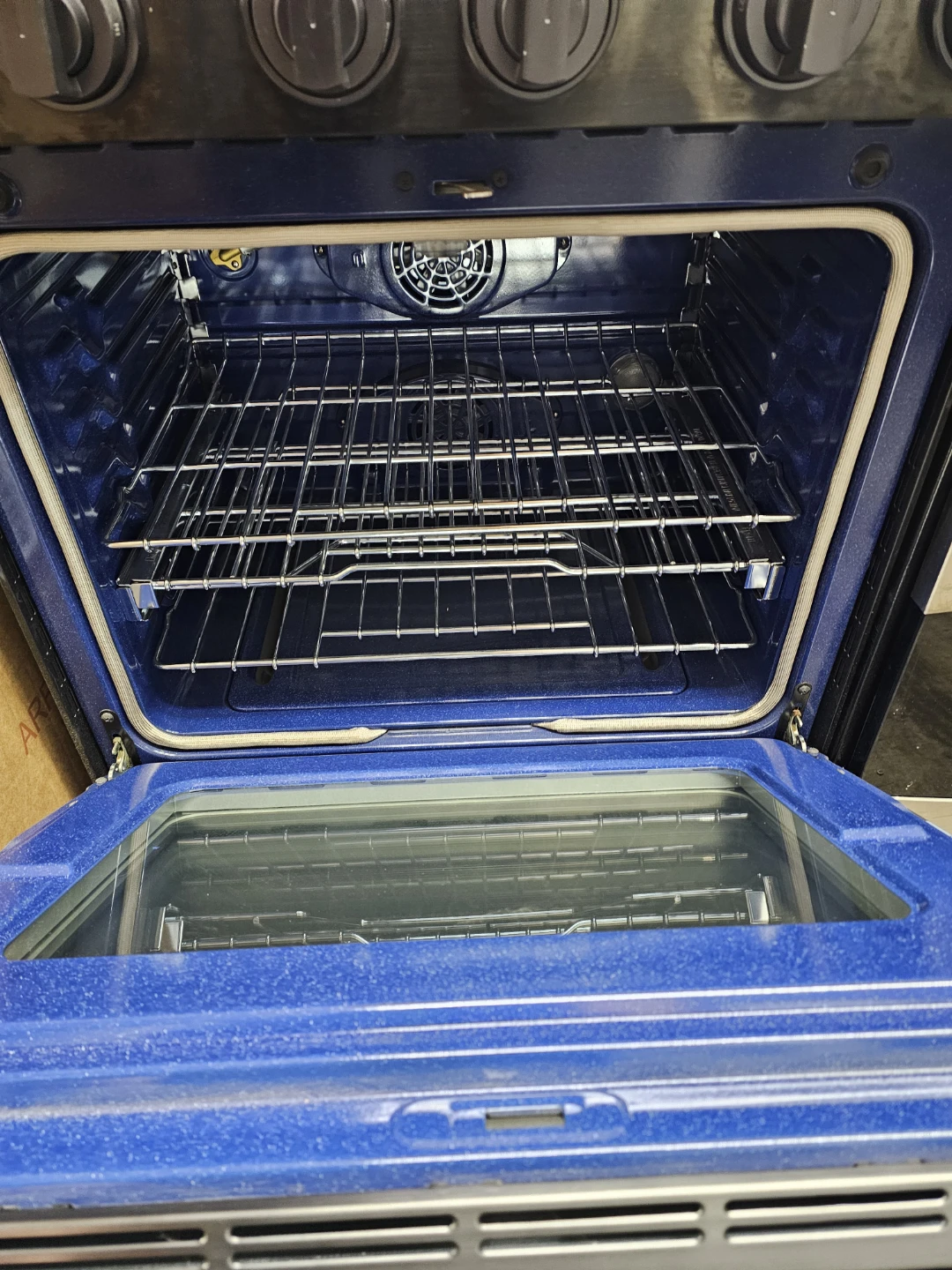 Samsung 30in gas range - photo 2