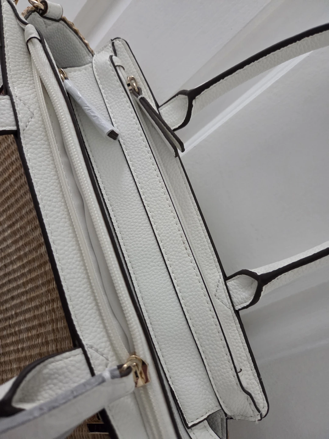 Liz Claiborne Woven Straw Tote Bag with White Trim - photo 3