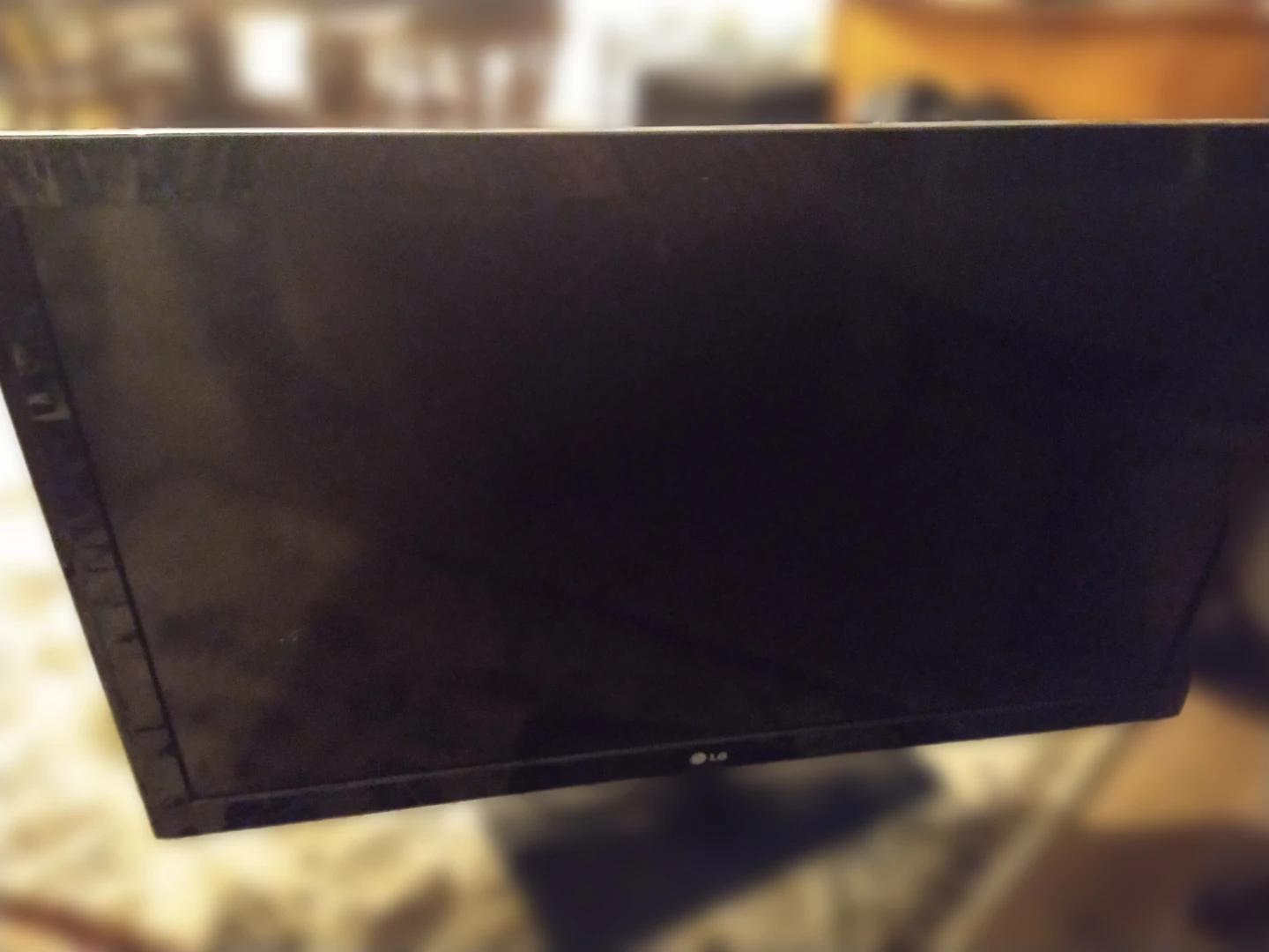 LG 46" HD 1080p LCD TV (HDMI NOT WORKING) TV STILL TURNS ON