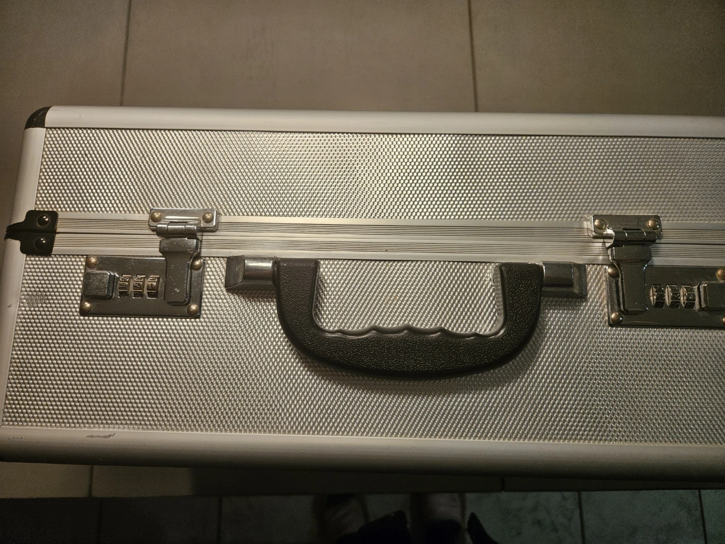 Sturdy Metal Briefcase🥕 - photo 5