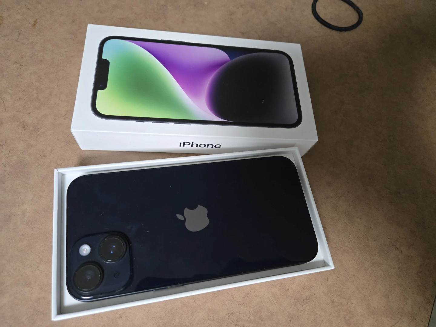 iPhone 14 - Midnight - photo 2
