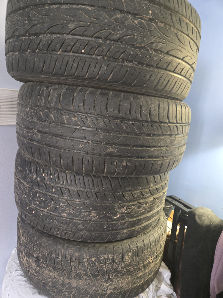 Set of 4 Tires - 225/40R18 - photo 3