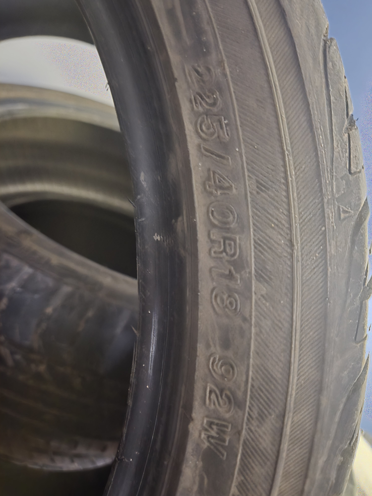 Set of 4 Tires - 225/40R18 - photo 4