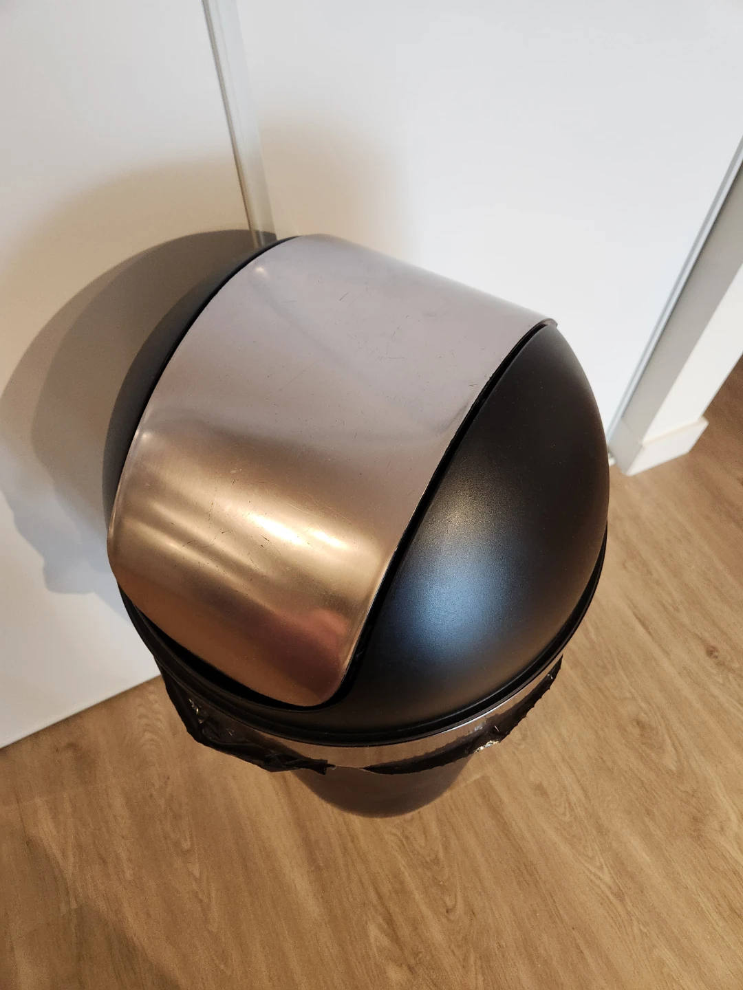 Kitchen Trash Can with Swing Top Lid, Large 62L - photo 2