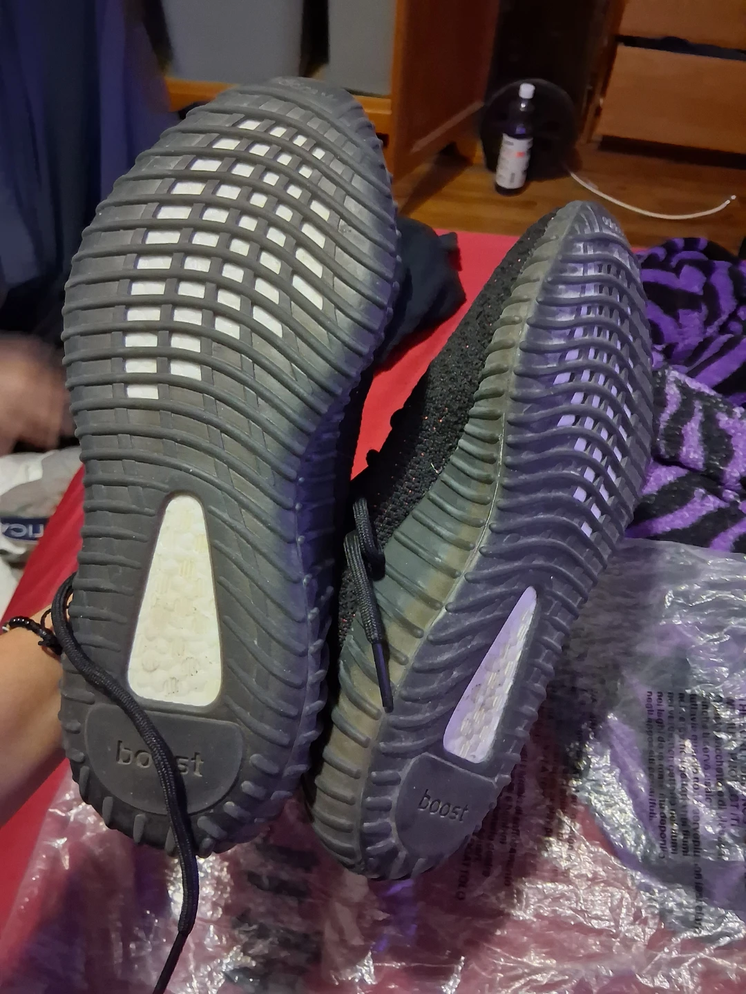 Reverse Adidas Yeezy Boost 350 V2 - photo 3