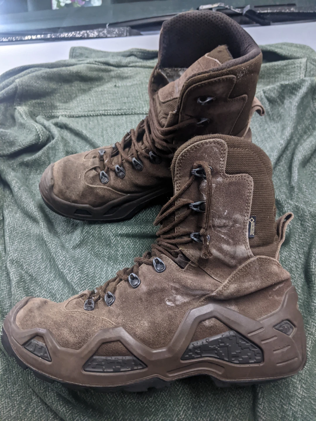 Lowa Gore-Tex Brown Hiking Boots - photo 3
