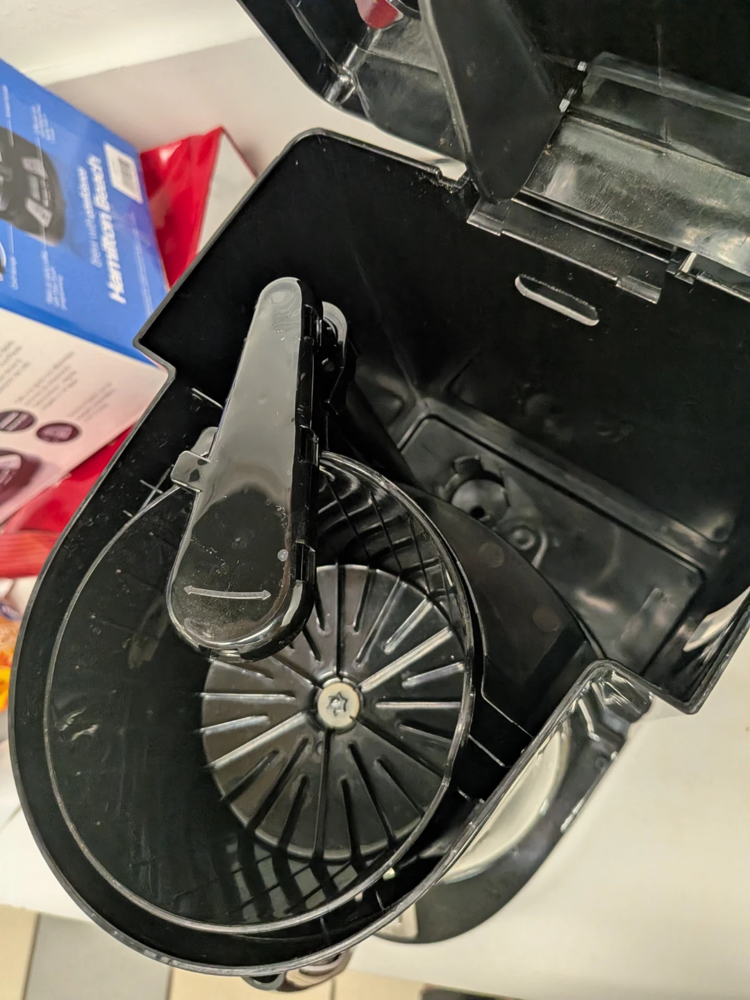 Hamilton Beach Programmable 12-Cup Coffee Maker - photo 3