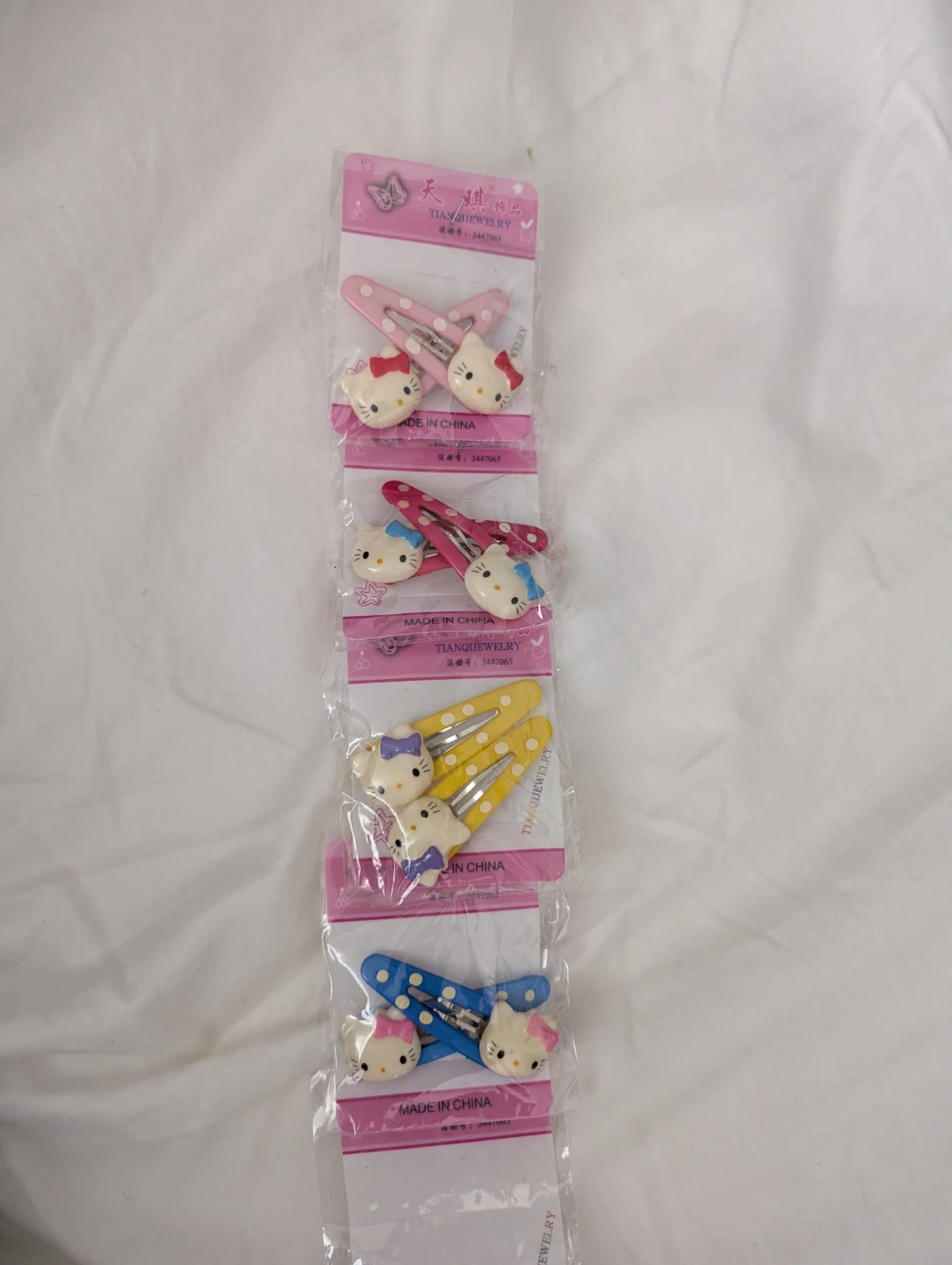 Hello Kitty Hair Clips - New in Package!