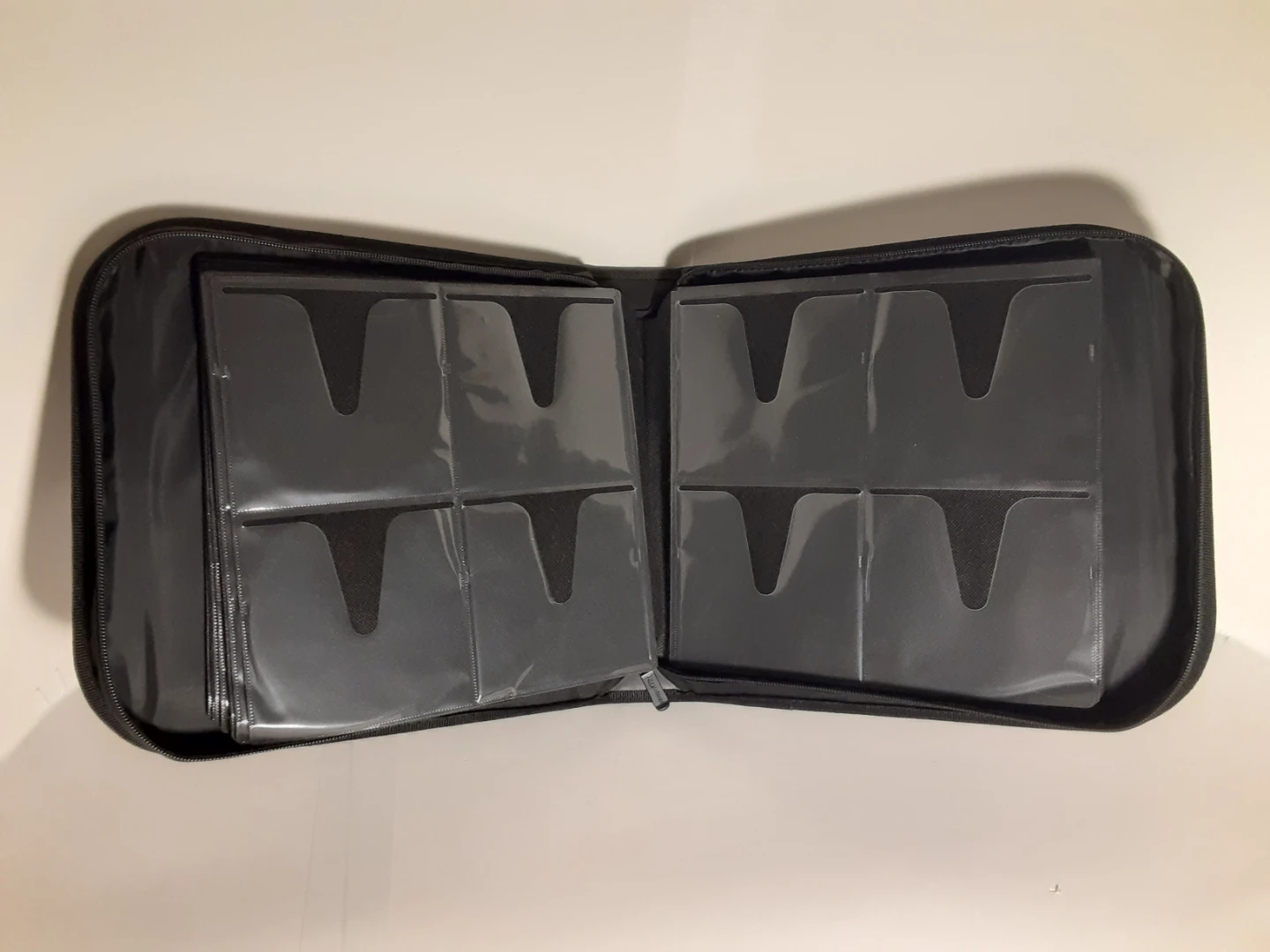 CD/DVD Binder/Case | Amazon Basics - 16 Pages - 128 Slots