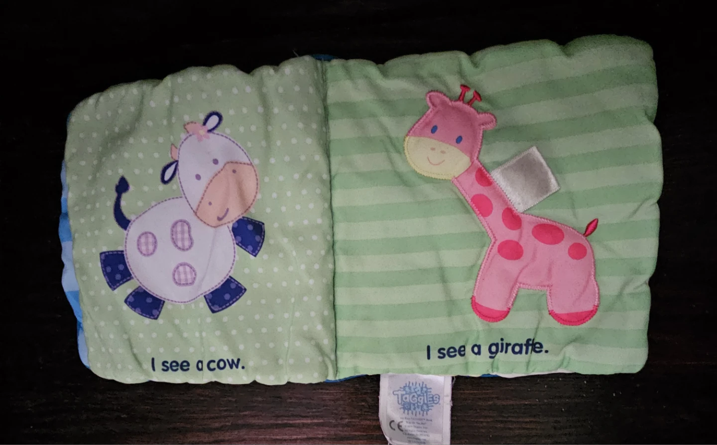Taggies Soft Crinkle Book 🥕 - photo 3
