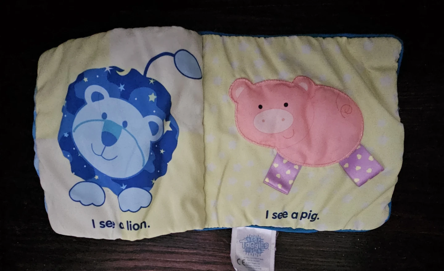Taggies Soft Crinkle Book 🥕 - photo 4