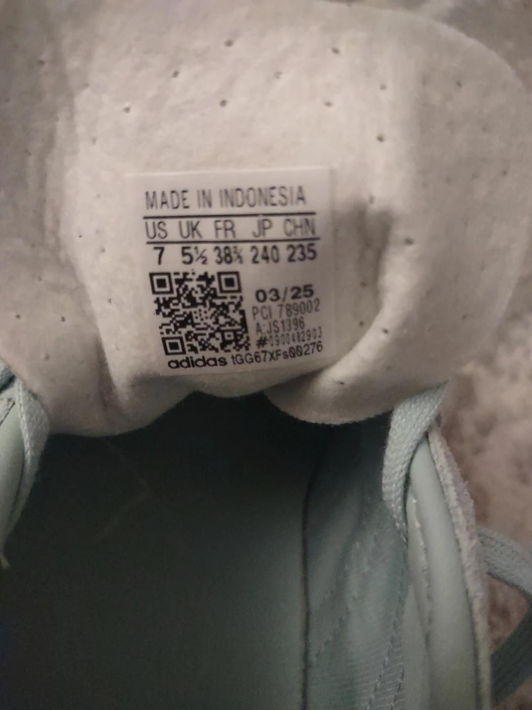 Adidas Gazelle Shoes - Size 7 US - photo 2
