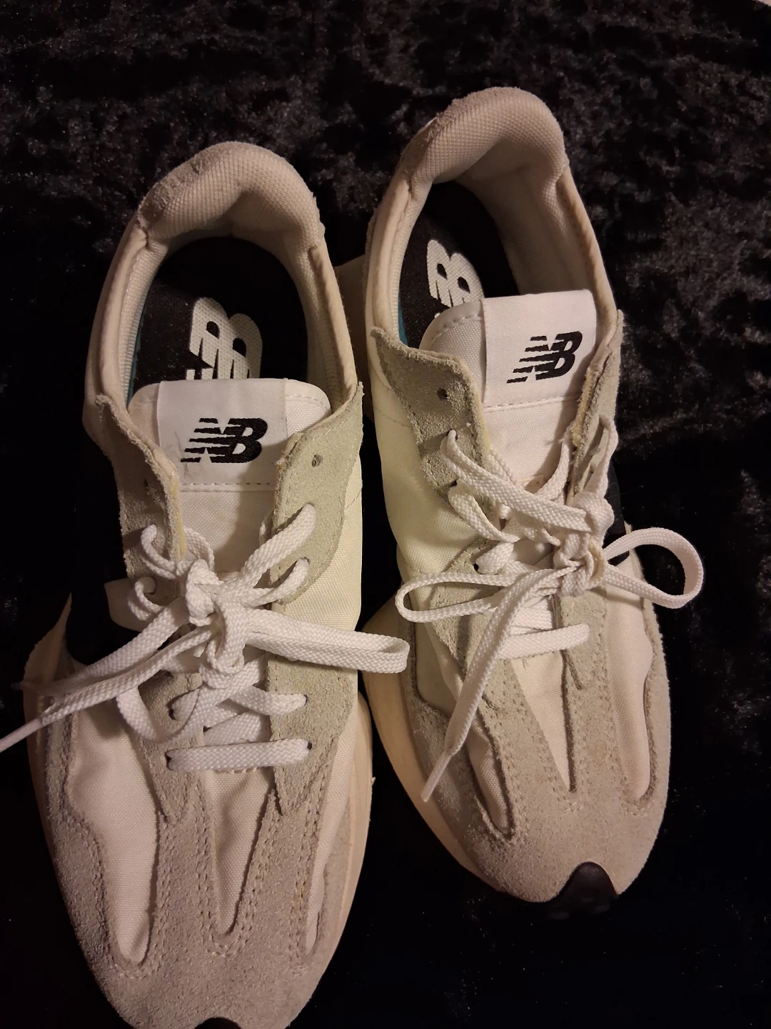 New Balance 327 Cream/Black Sneakers