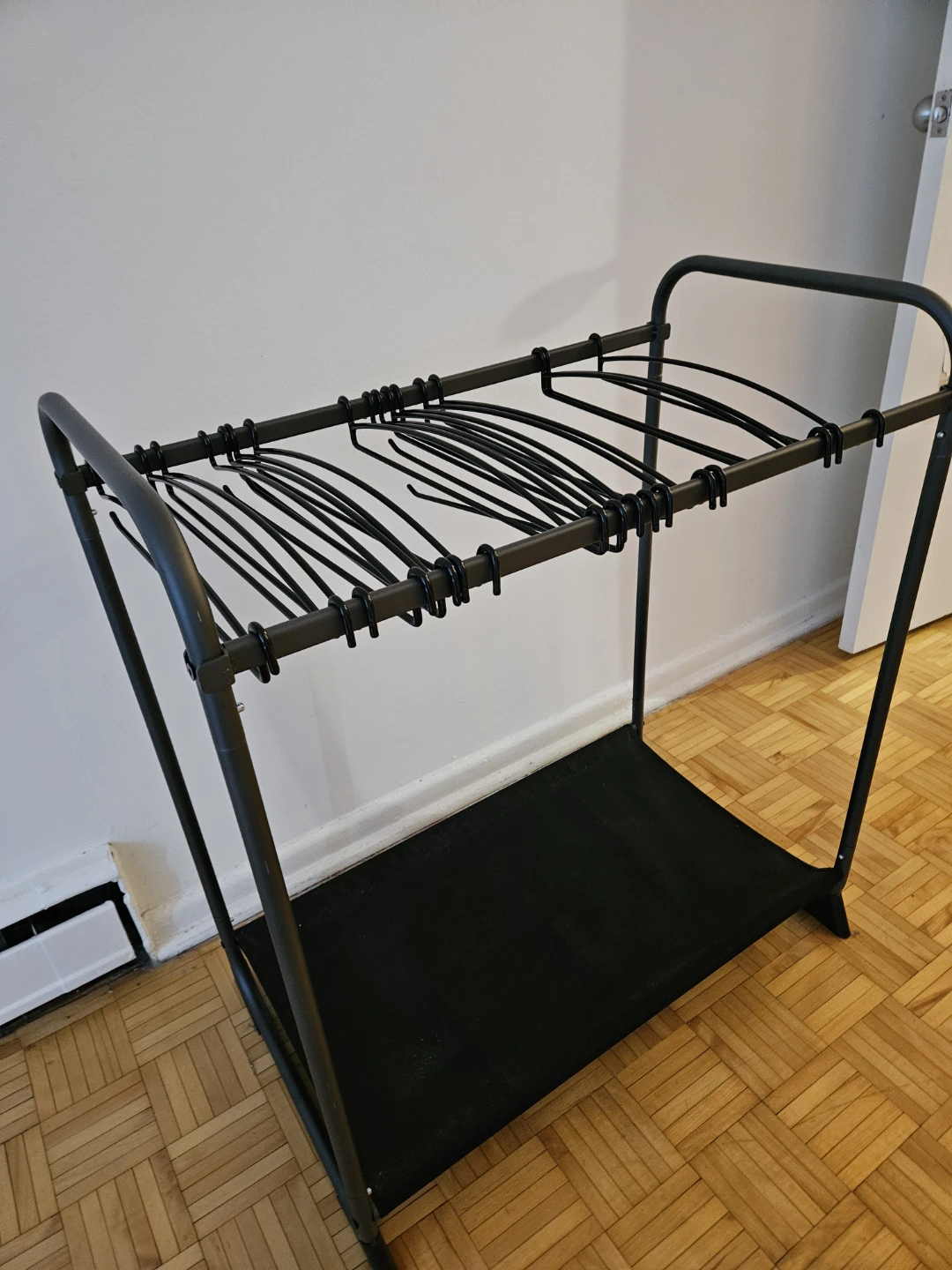 Black Metal Clothes Valet Stand