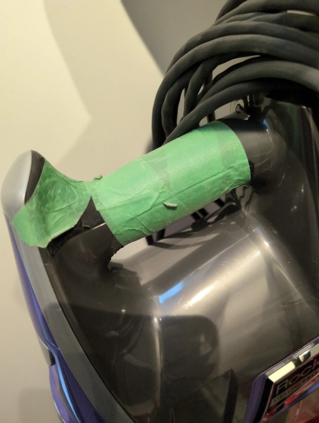 Shark vacuum with all attachments - photo 3