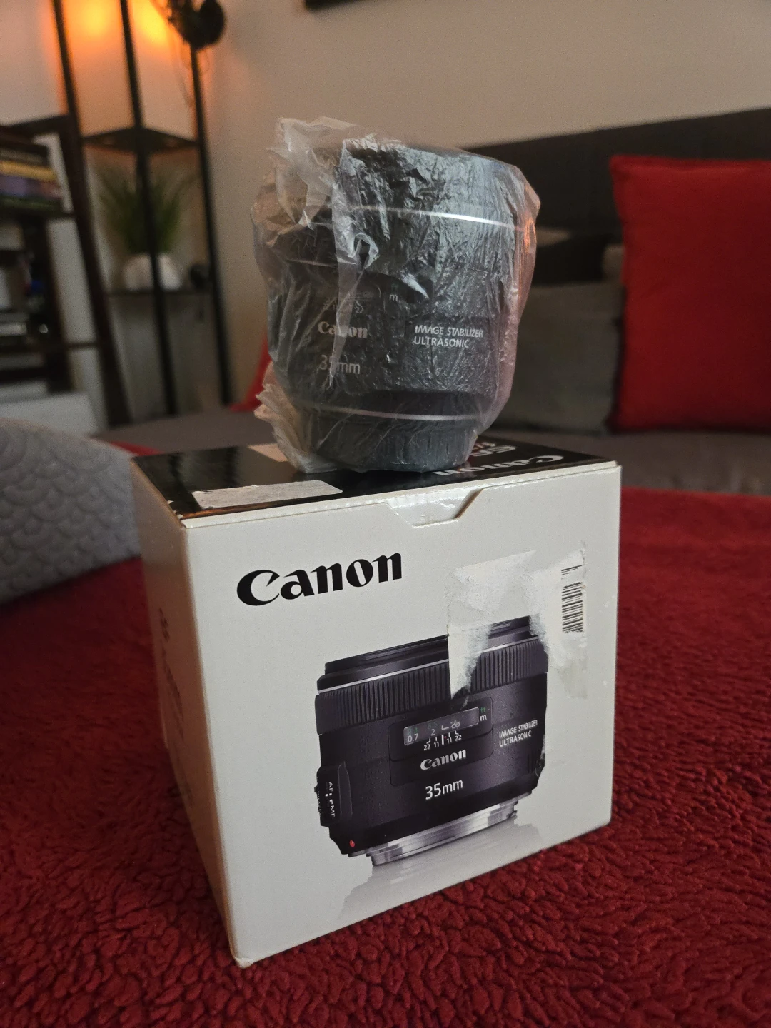 Canon EF 35mm f/2 IS USM Lens - photo 2