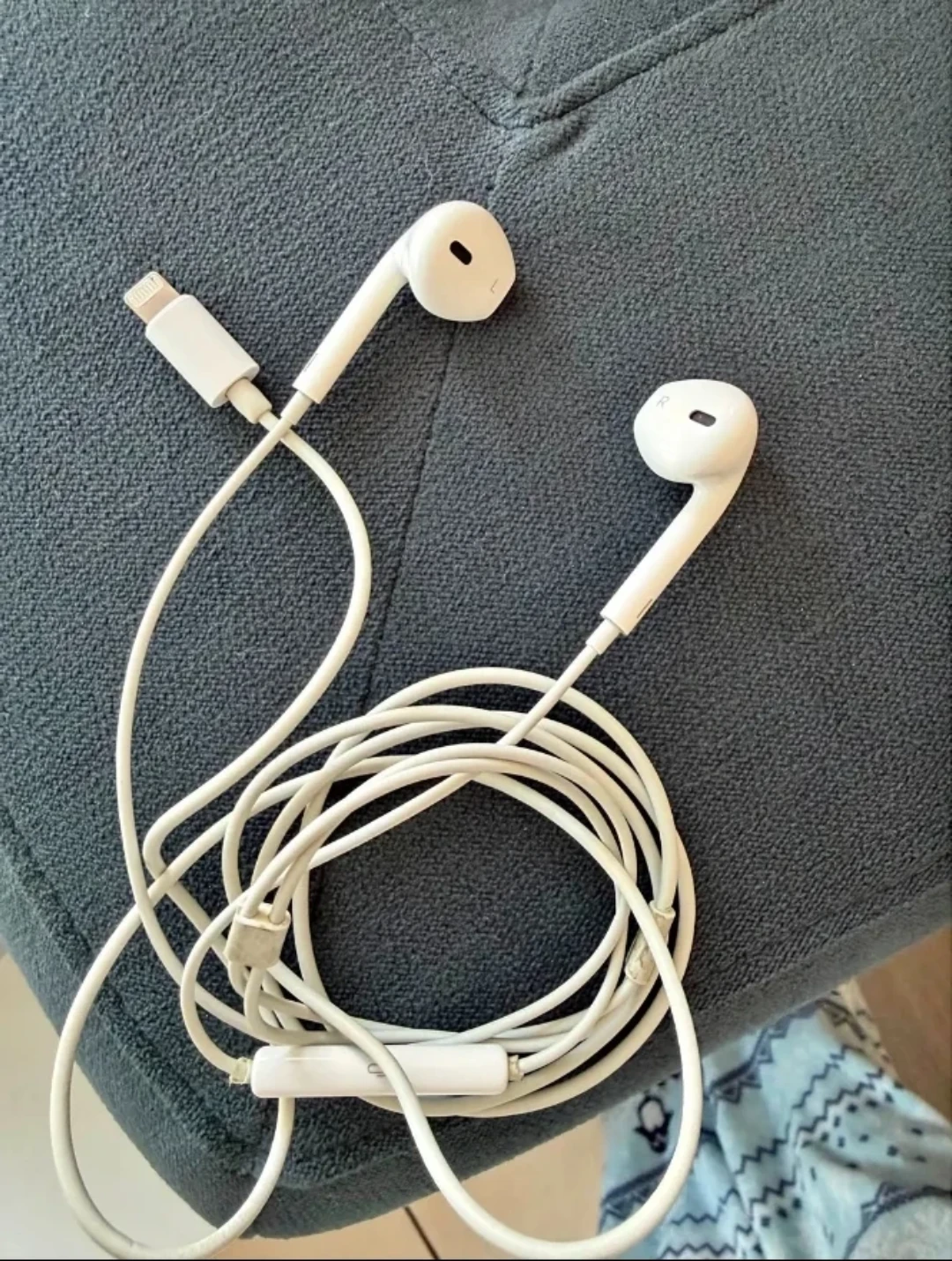 Apple EarPods with Lightning Connector