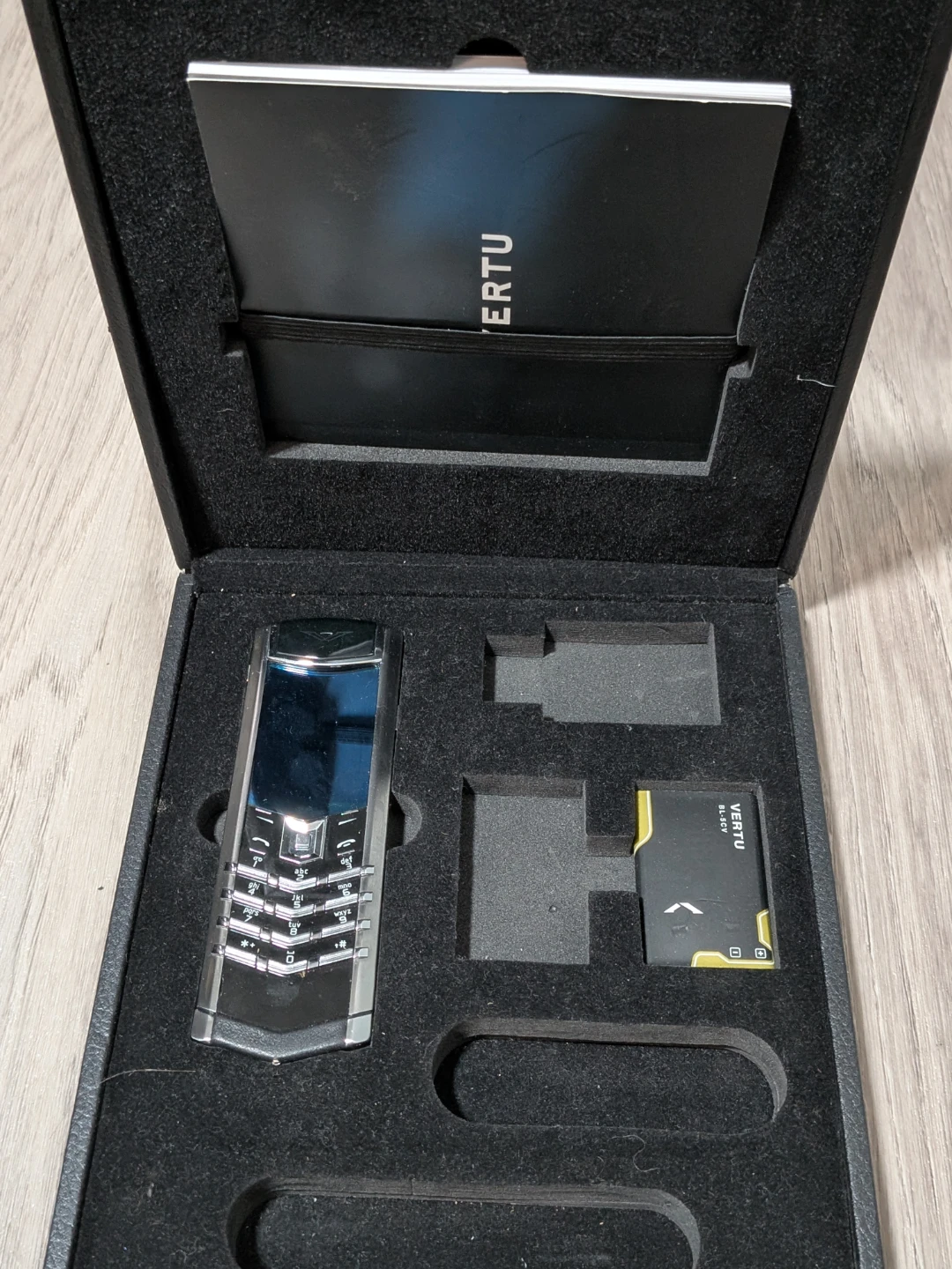 Vertu Luxury Mobile Phone - photo 5