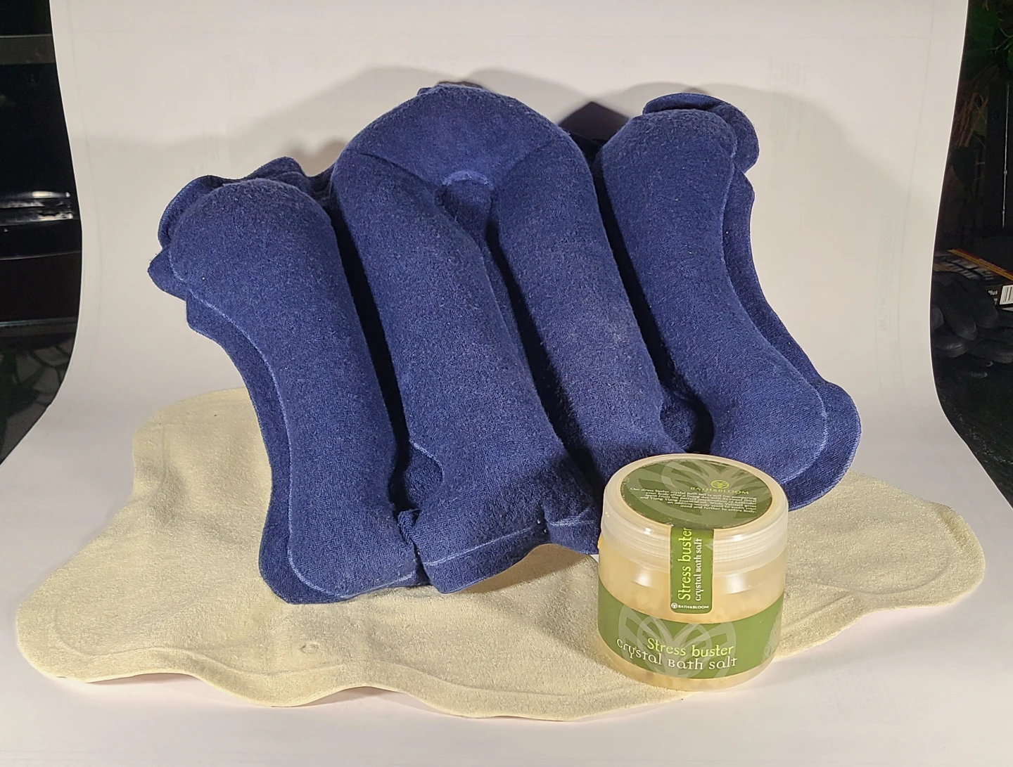 Bath Cushions with Bath Salts