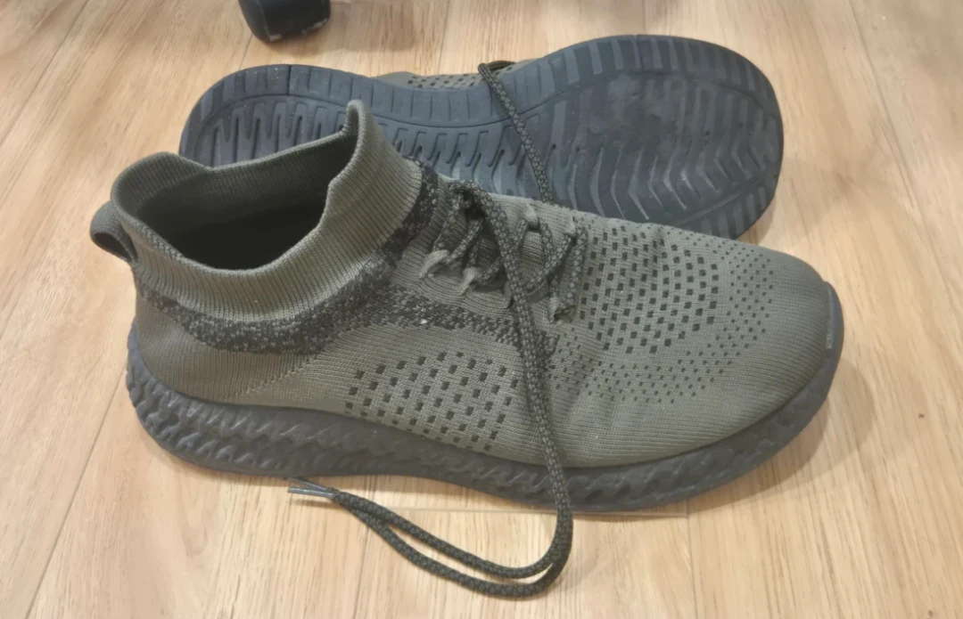 Olive Green Knit Sneakers (Approx. Men’s 9–10) - photo 3