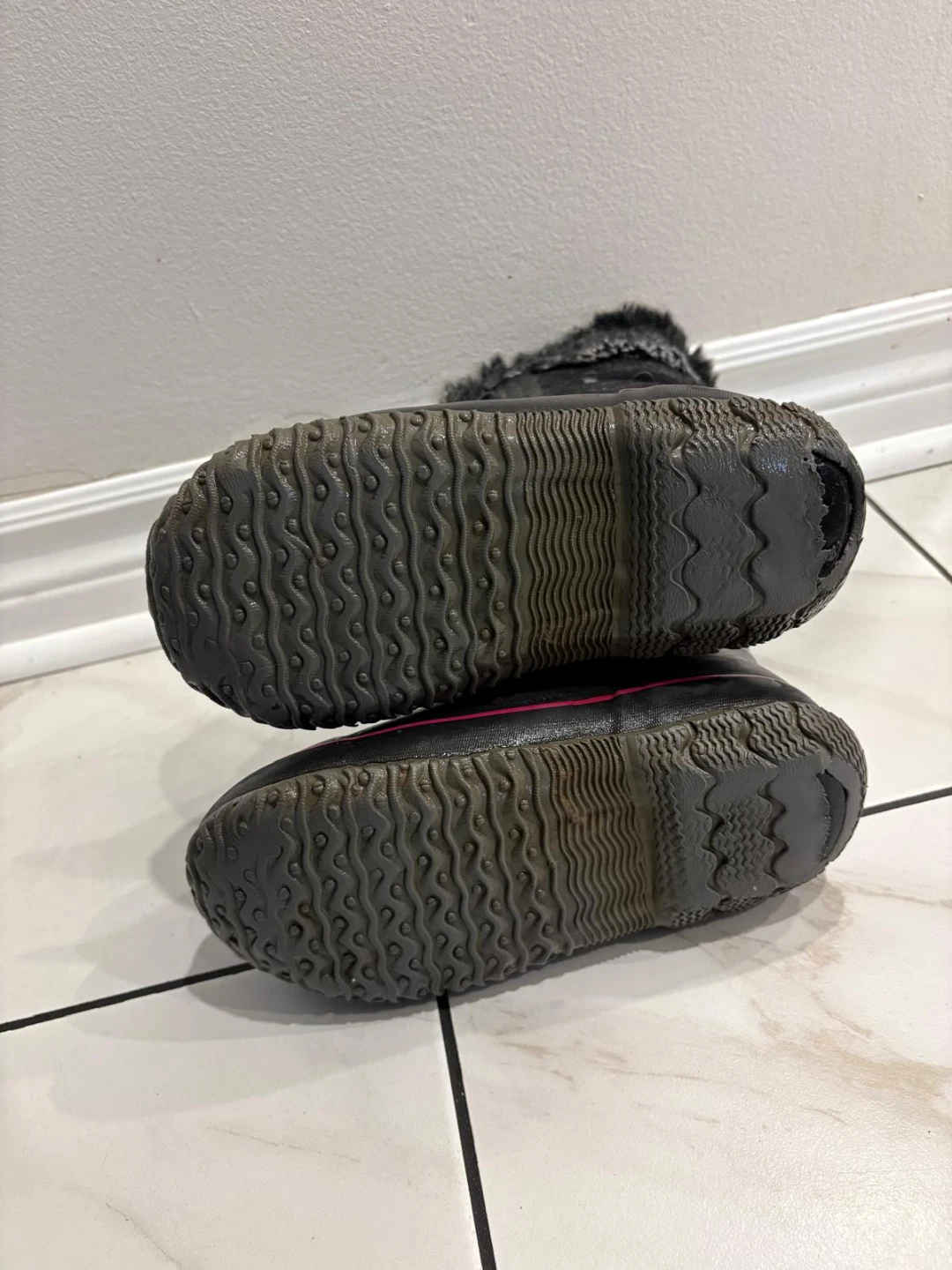 Bogs Winter Boots Size 8 - photo 2